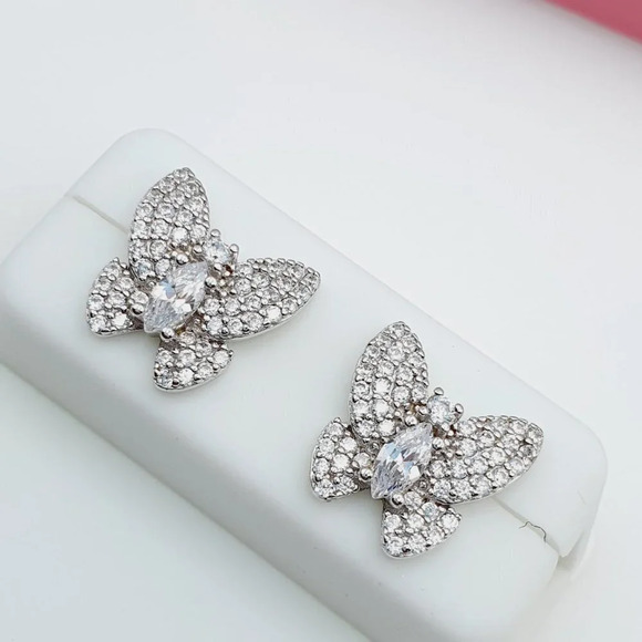 - 925 Sterling Silver Cubic Zirconia Earrings U19254529